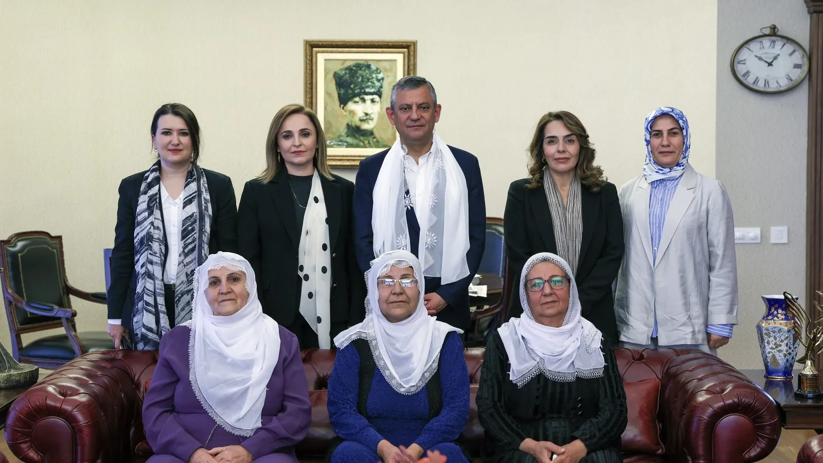 Barış Anneleri, CHP Genel Merkez'de: Özgür Özel ile görüştüler