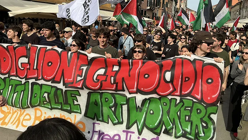 Venedik Bienali ‘Gazze soykırımı’nı protesto greviyle başladı: Soykırım normalleştirilemez, İsrail bienalden çıkarılsın!