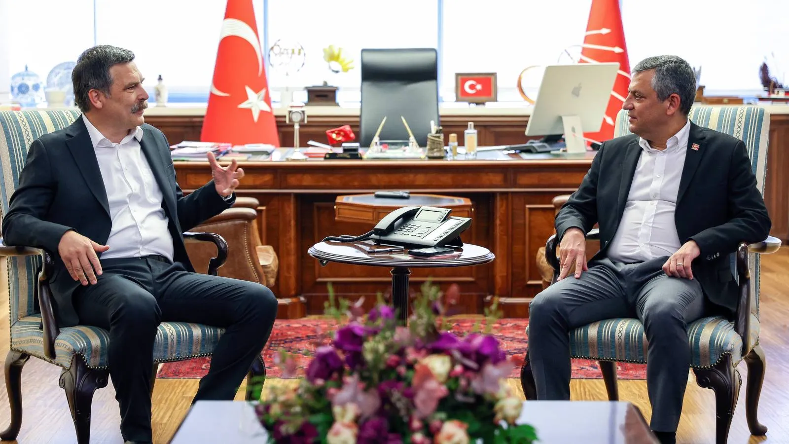 Özgür Özel'i ziyaret eden Erkan Baş: Onlar hukuksuzluk yapmayı biliyorsa biz de direnmeyi biliyoruz!