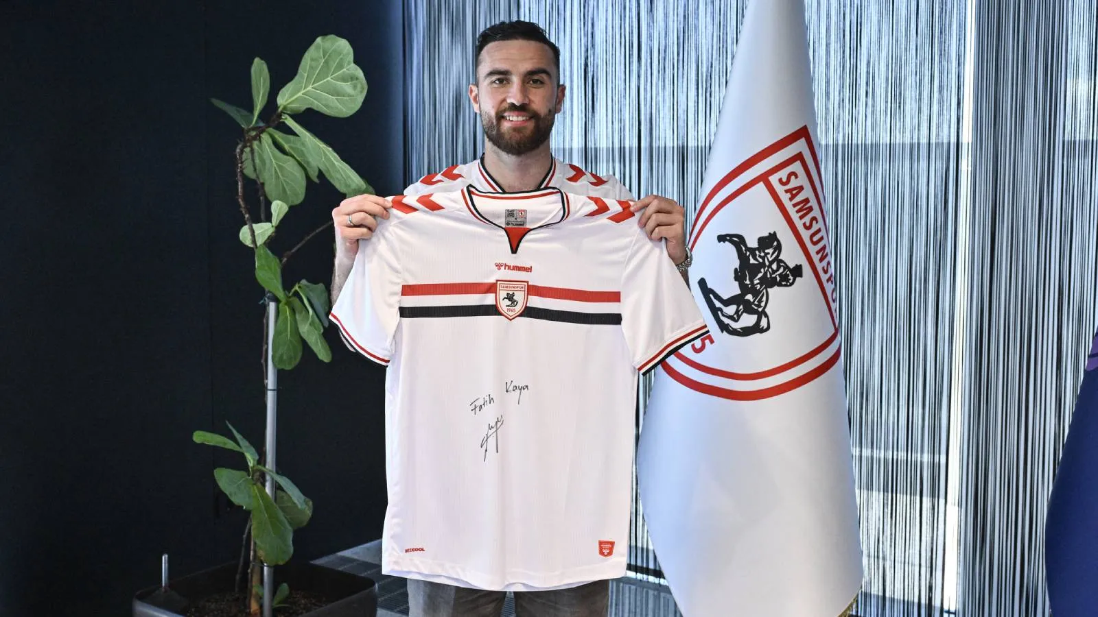 Samsunspor, Fatih Kaya'yı renklerine bağladı