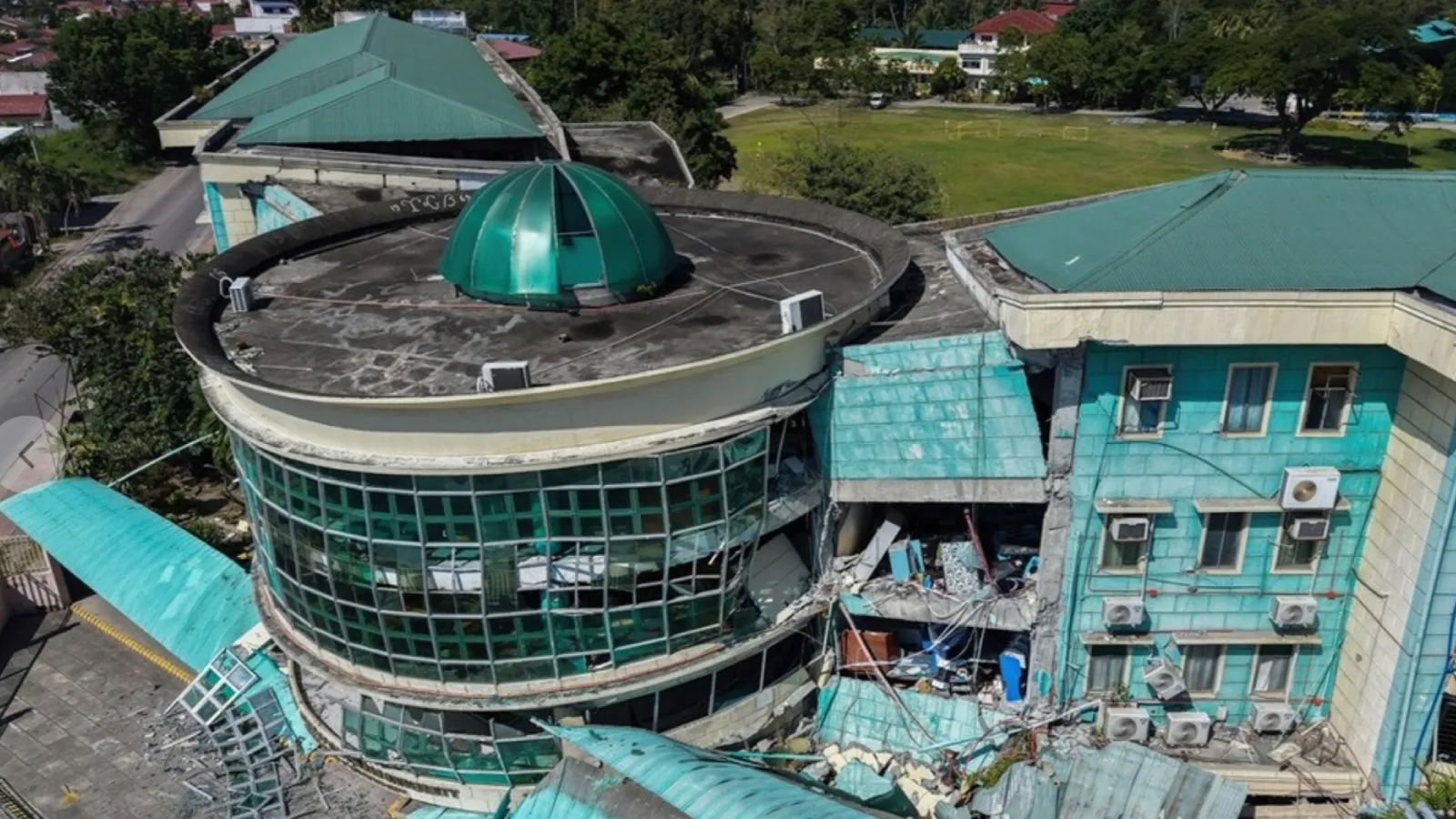 Filipinler'de meydana gelen 7,8 büyüklüğündeki dep
