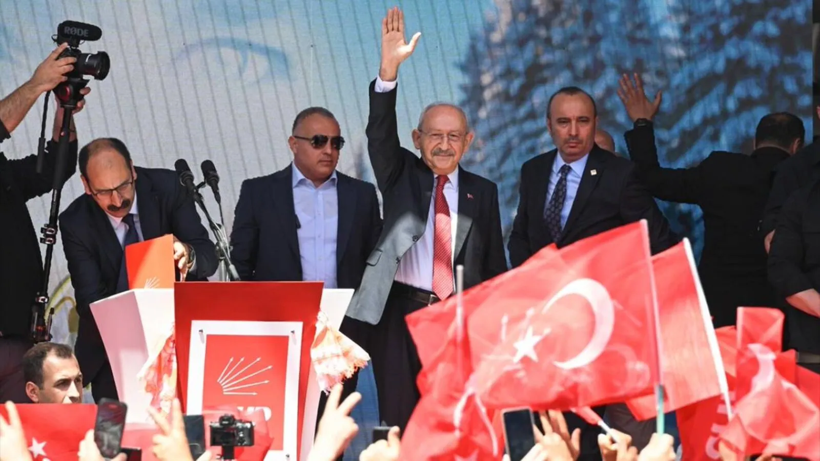 Kılıçdaroğlu cephesinden Özgür Özel'e yakın milletvekillerine "geç olmadan katılın" telefonu