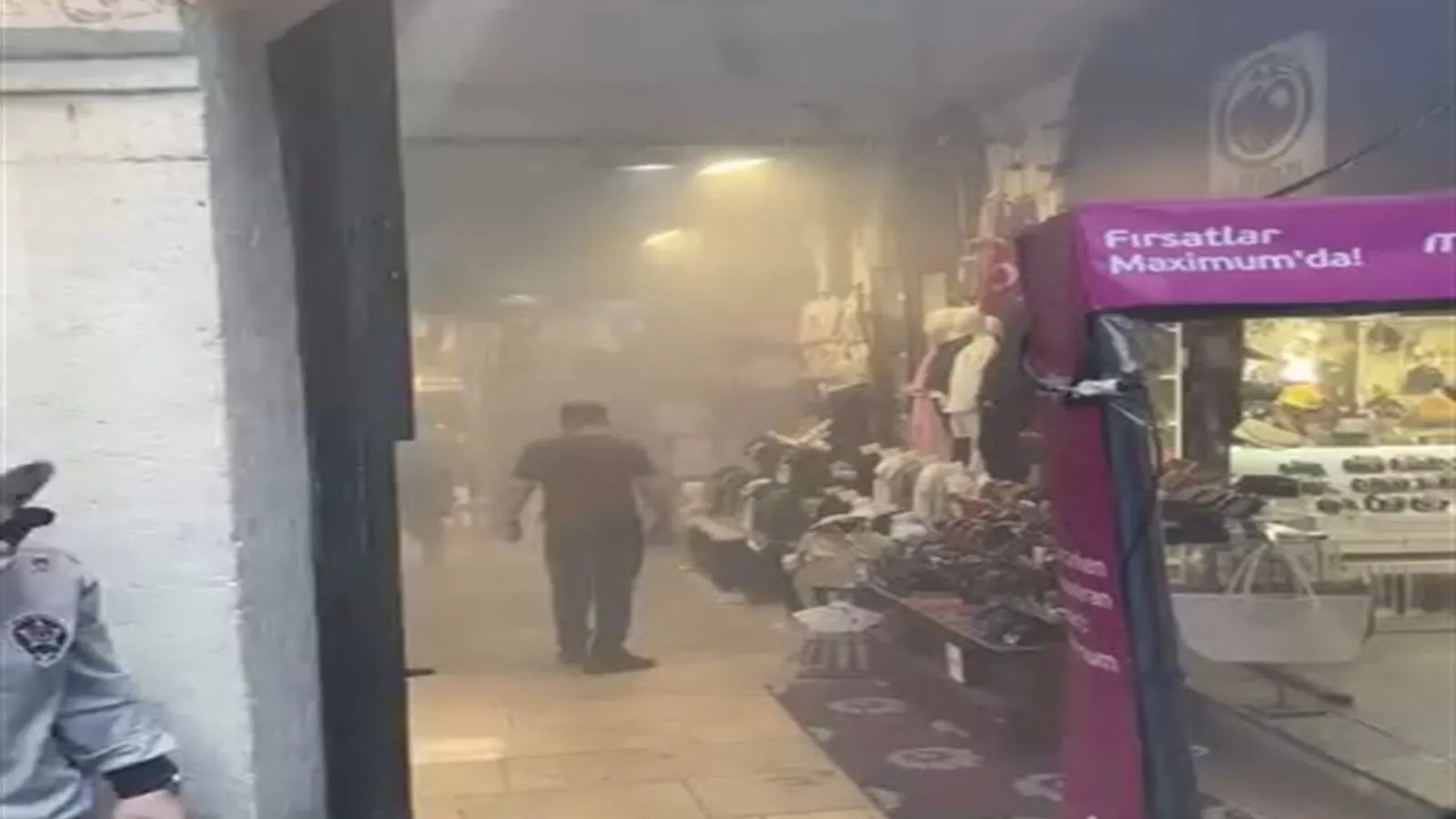 Kapalıçarşı'da trafoda çıkan yangın söndürüldü