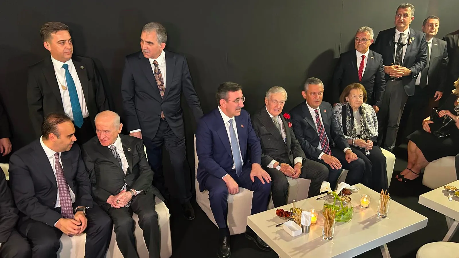 Koç Grubu'nun 100. Yıl Programı: İktidar temsilcileri, Bahçeli ve Özel, butlan kararı sonrası ilk kez bir araya geldi