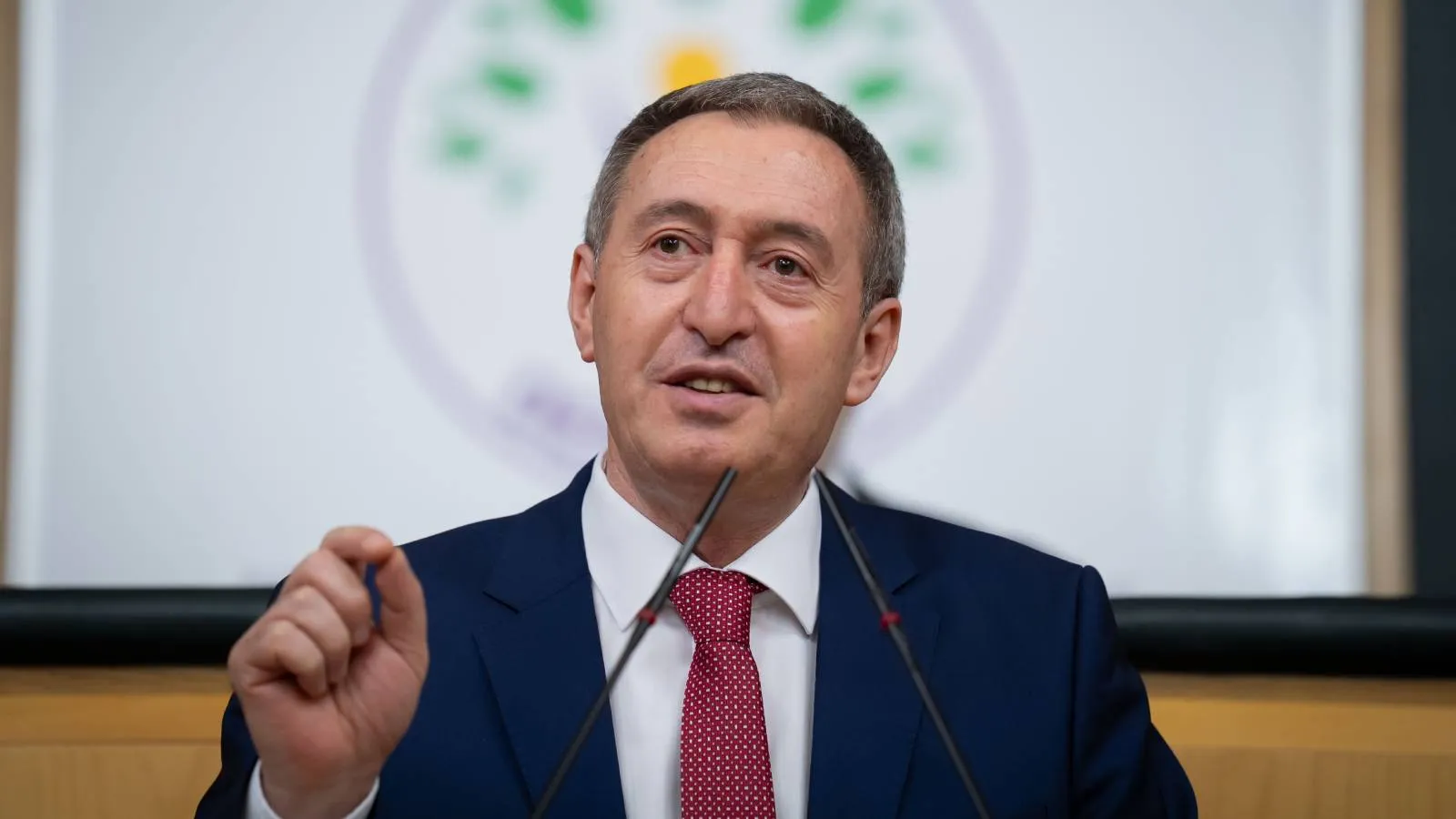 Bakırhan çerçeve yasa çağrısını yineledi: Barış bekletilecek bir dosya değildir!