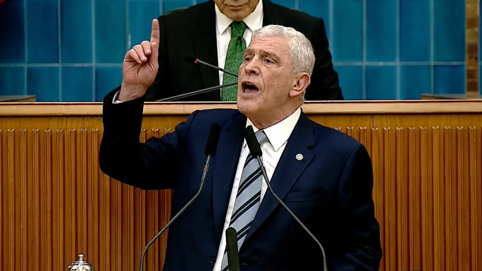Dervişoğlu’ndan Tandoğan çağrısı: Gözaltına alınan gazeteciler, siyasi hakları gasp edilenler, emekliler, işçiler, çiftçiler ve esnaf için bayrak açıyorum!
