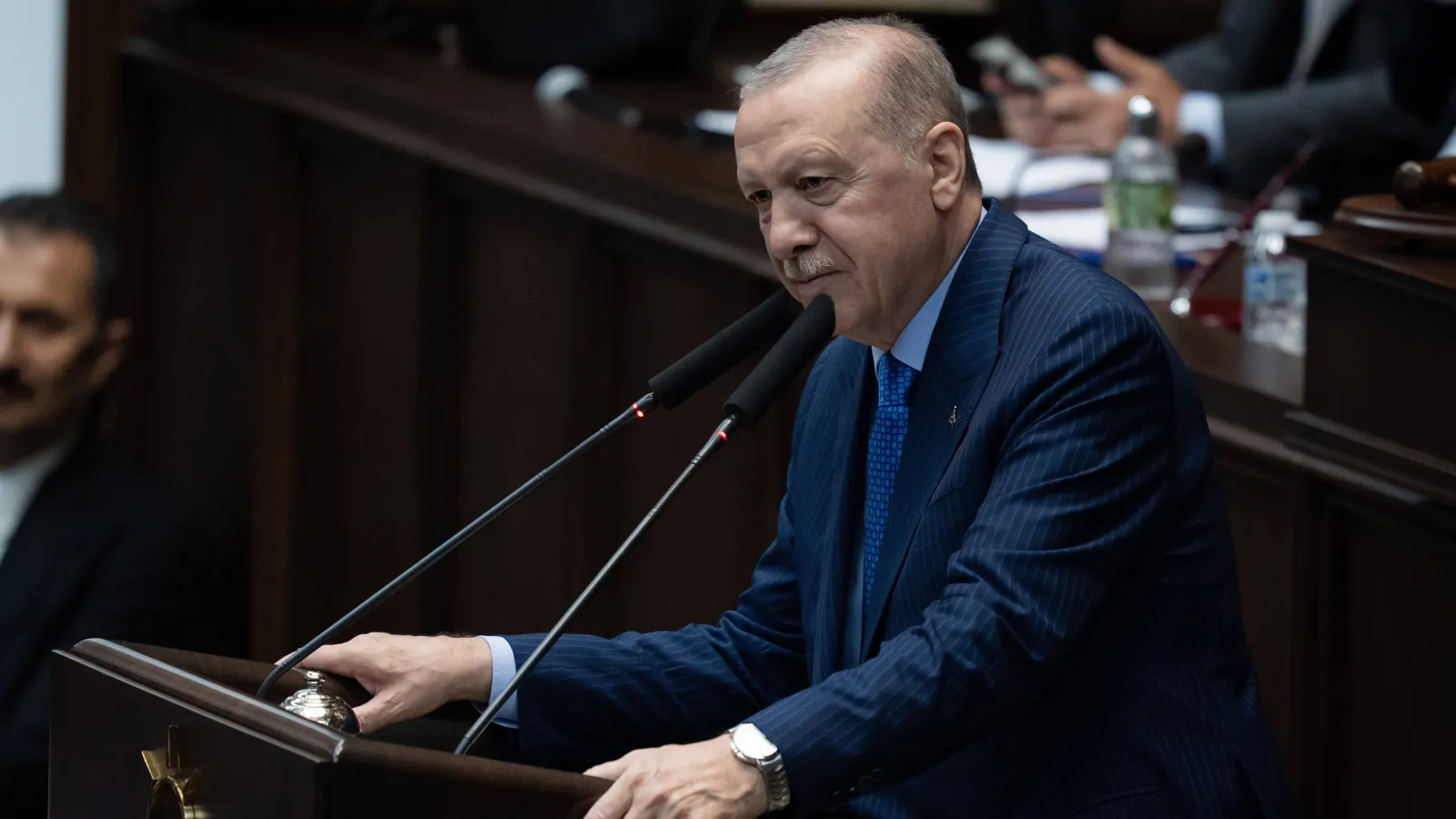 Erdoğan, Kılıçdaroğlu'yla benzer ifadeler kullandı: CHP'yi pavyon masalarına düşürdüler; koltuğu kimin işgal ettiğini önemsemiyoruz!