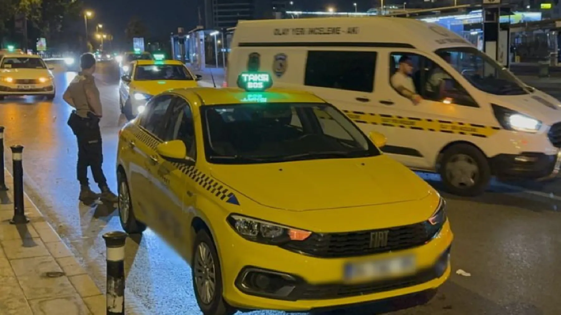 Şişli'de taksi şoförü, yolcusu tarafından darp edildi: Kalp krizi geçiren sürücü ağır yaralı!