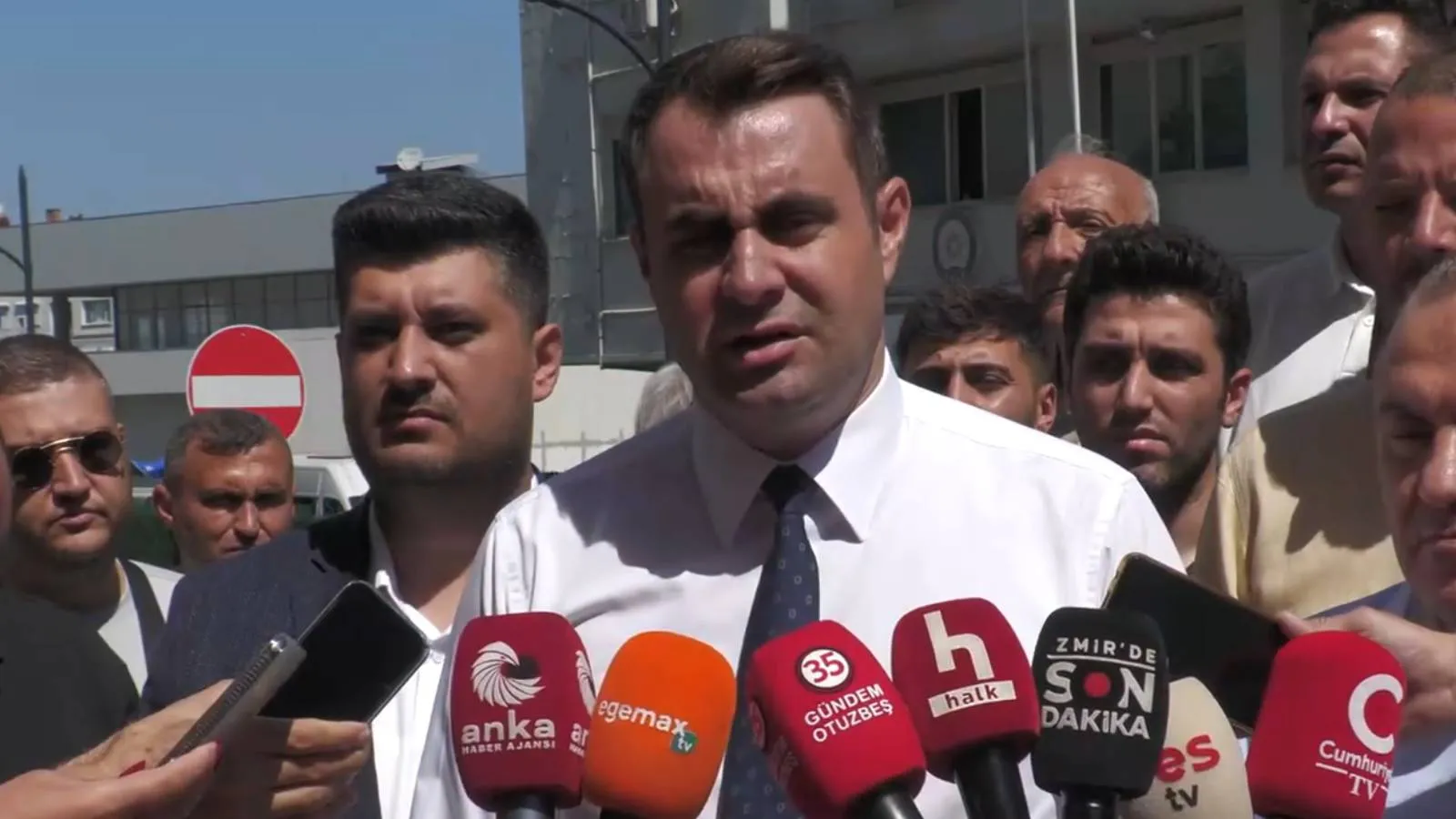 Kılıçdaroğlu yönetiminin görevden aldığı CHP İzmir İl Başkanı Güç'ten belediye başkanlarının gözaltına alınmasına tepki: Bu siyasi bir baskıdır