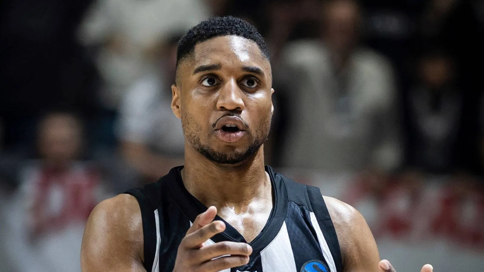 Beşiktaş'ta ABD'li Brynton Lemar ile yollar ayrıldı