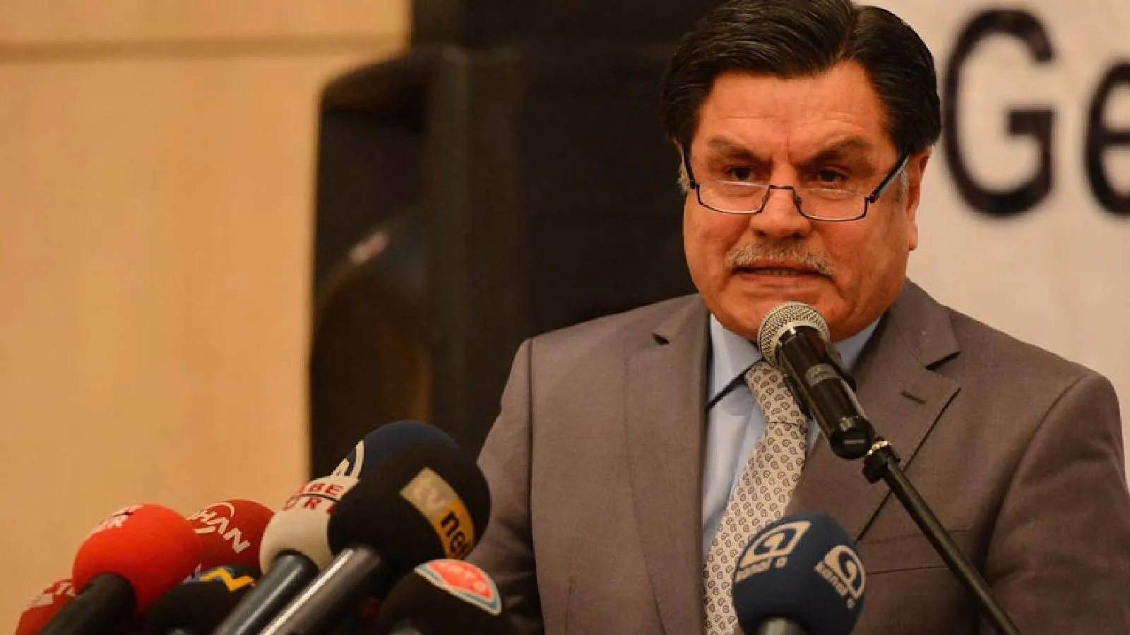 Eski AYM Başkanı Haşim Kılıç'tan "mutlak butlan" değerlendirmesi: Kapatılma kararından çok daha ağır bir kararla karşı karşıya kaldık