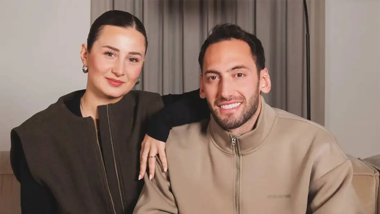 Hakan Çalhanoğlu'nun eşinden eleştirilere tepki: Ne çabuk unuttunuz...