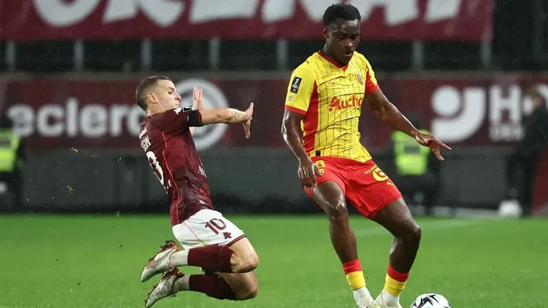 Galatasaray'da stoper operasyonu