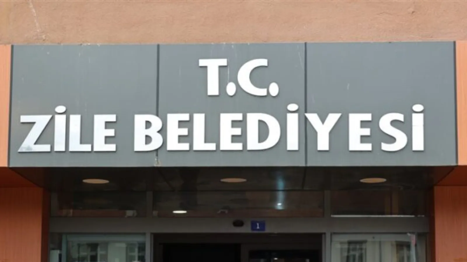 Cumhur İttifakı itiraz etmişti; mahkemeden Zile Belediyesi'ndeki seçimler için yürütmeyi durdurma kararı