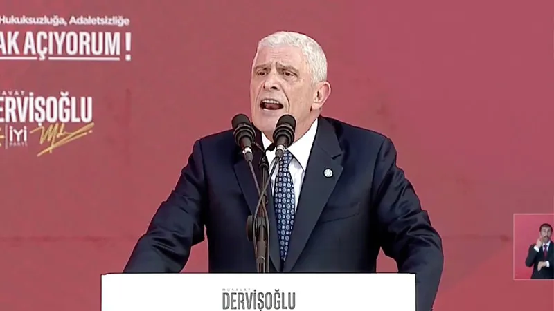 İyi Parti'den "Bayrak Açıyorum" mitingi | Dervişoğlu: Sahte kavgaları ve suni krizleri bir kenara bırakıyor, 'Bütünleşik Muhalefet' anlayışını savunuyoruz