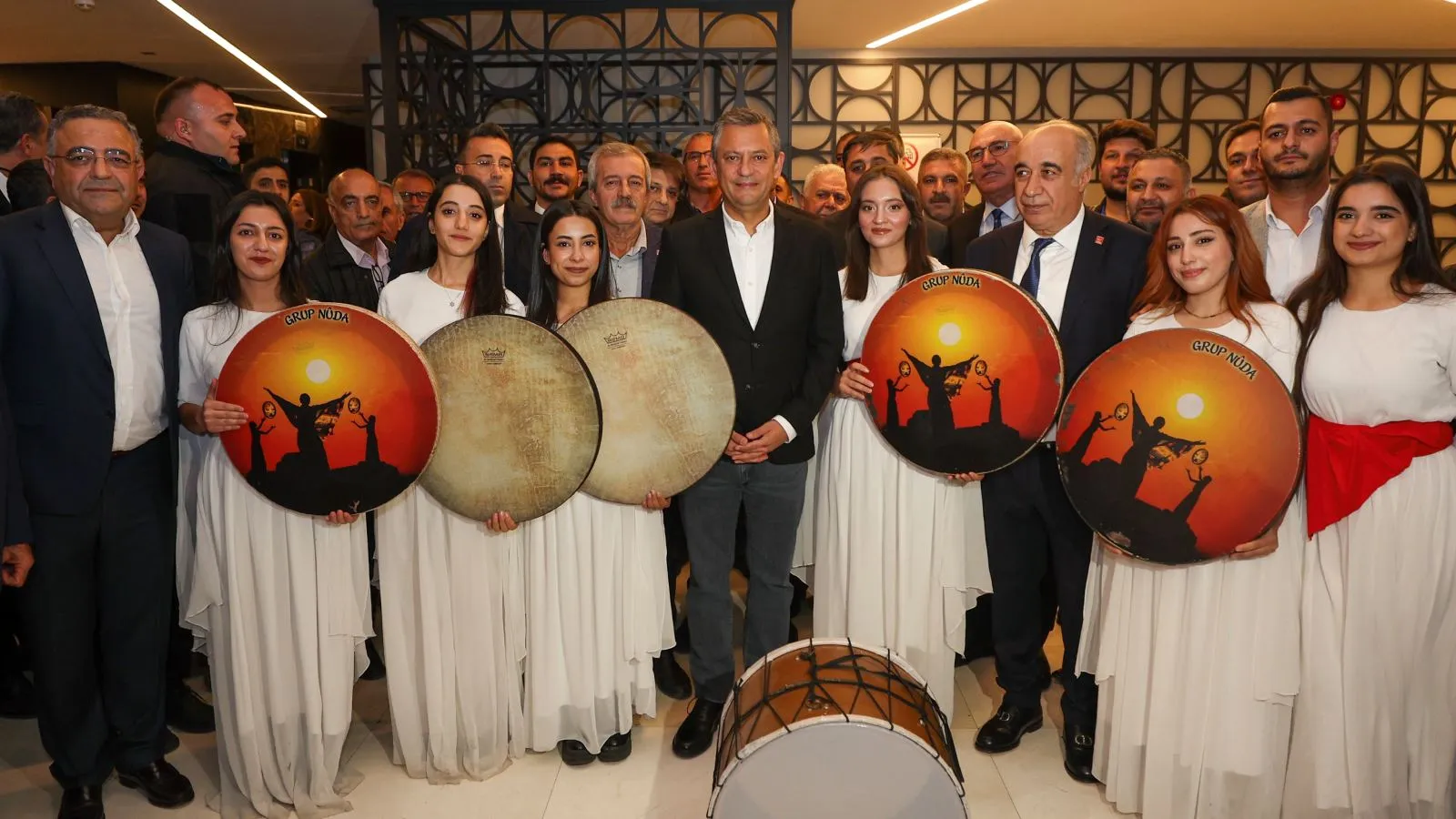 Özgür Özel, Diyarbakır ve Gaziantep’e gidiyor; NATO Zirvesi'nde Ankara'da olmayacak