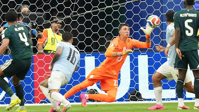 Muslera tarihe geçti