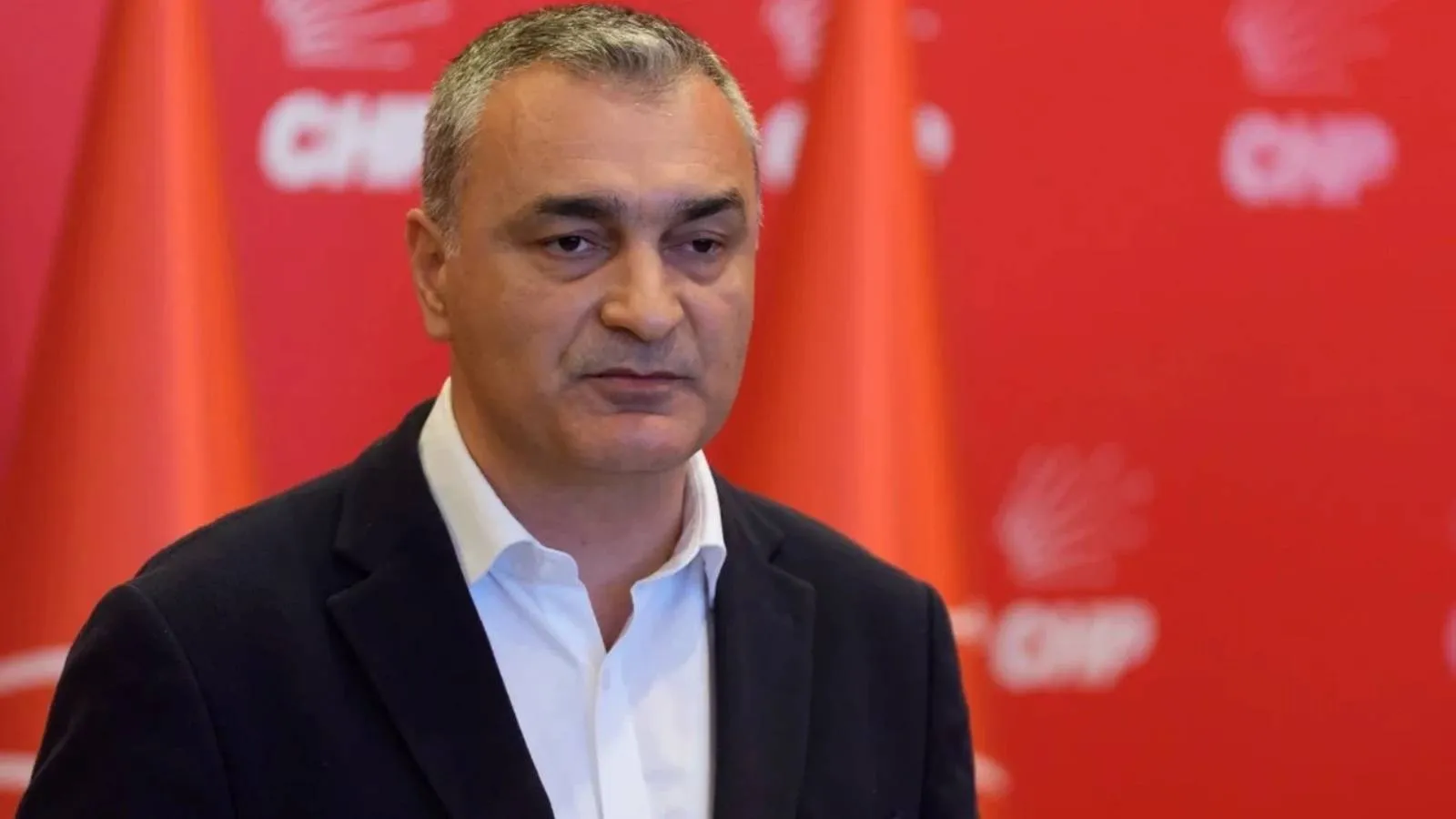 Kılıçdaroğlu'nun CHP Basın Sözcüsü olarak görevlendirdiği Müslim Sarı: Mevcut durumda kurultay yapma şansımız yok, imza toplayanlar da bunu biliyordu