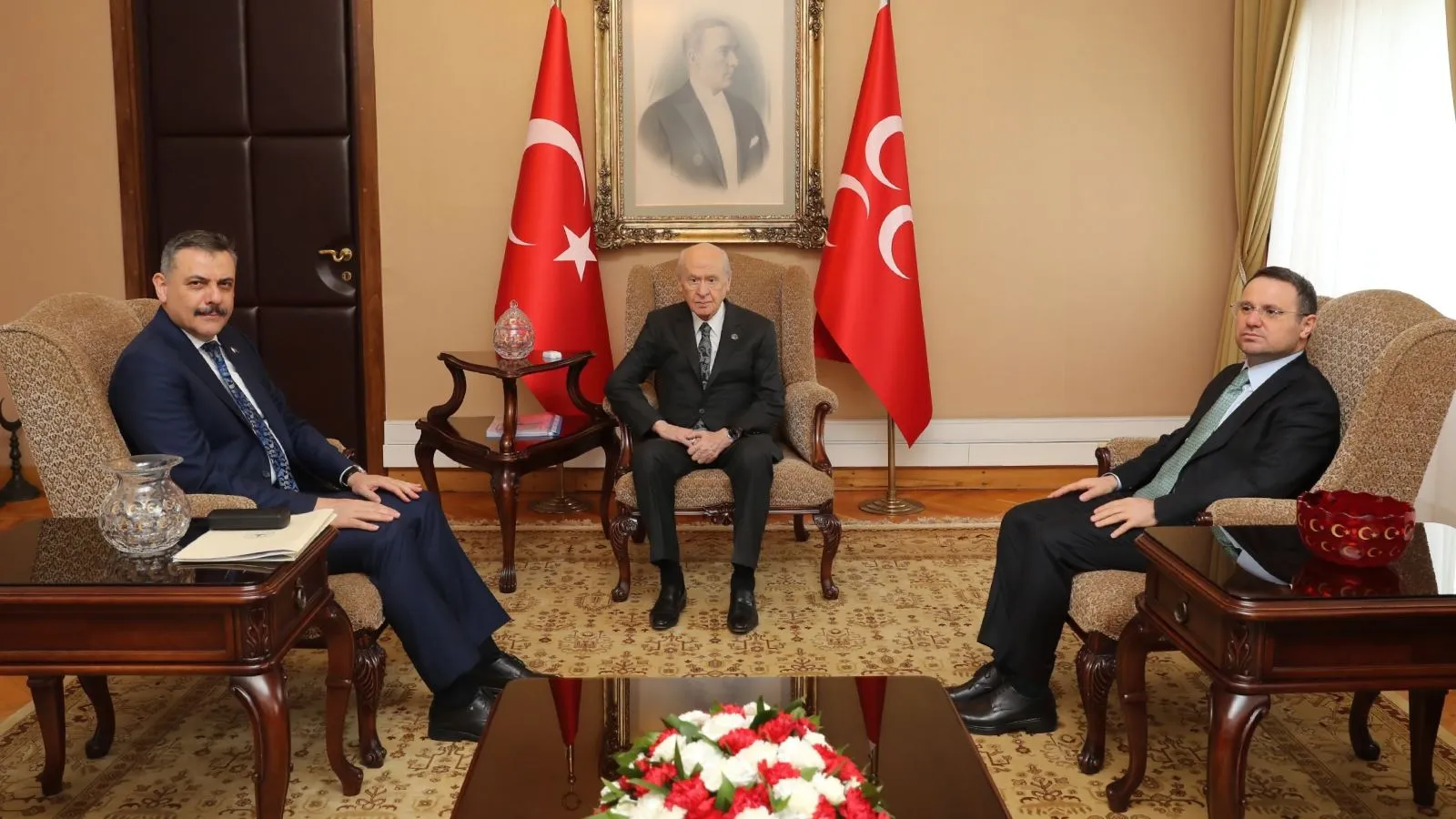 "Yargıtay bir an önce kararını vermelidir" demişti; Bakanlar Akın Gürlek ile Mustafa Çiftçi'den Bahçeli'ye kritik ziyaret