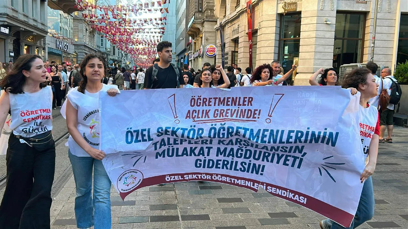 Özel Sektör Öğretmenleri Sendikası: Eylem sonrası kafede oturan 5 öğretmen gözaltına alındı