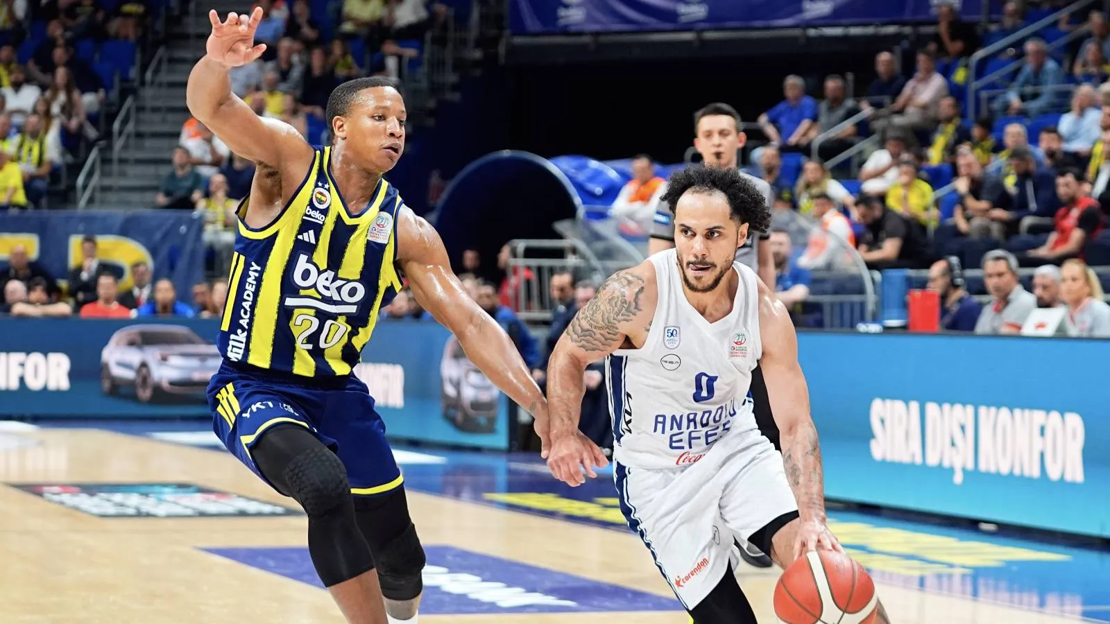 Fenerbahçe Beko ile Anadolu Efes, serinin ikinci maçında karşı karşıya