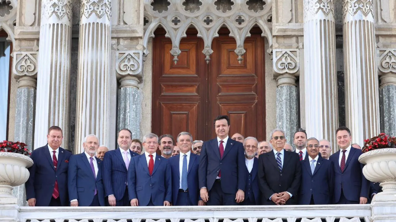 Gül, Davutoğlu, Arıkan, Erbakan, Babacan aynı karede buluştu