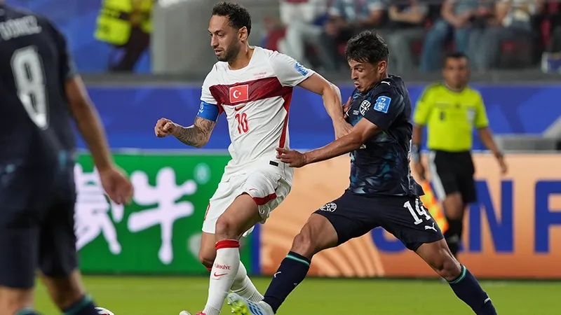 Hakan Çalhanoğlu: Herkes kahroldu, bir şutla maçı kaybettik