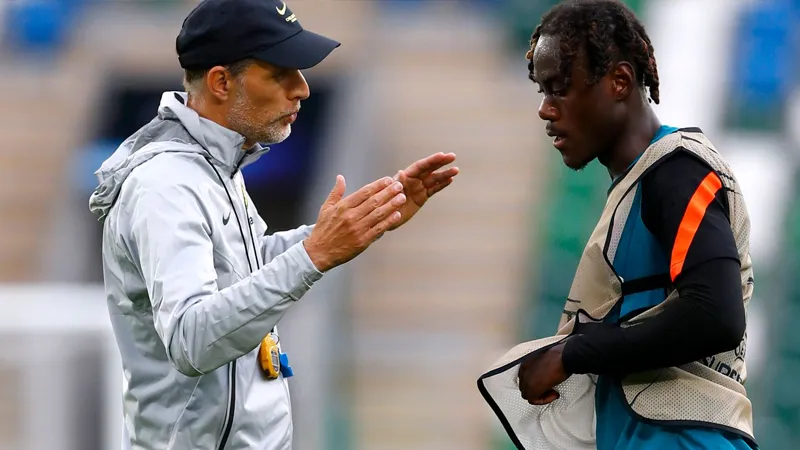 İngiltere'de sakatlanan Livramento yerine Chalobah kadroda
