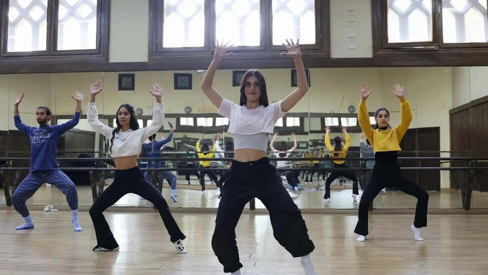 Suriye'nin bir kentindeki spor ve fitness merkezlerinde 'oryantal dans' yasağı!