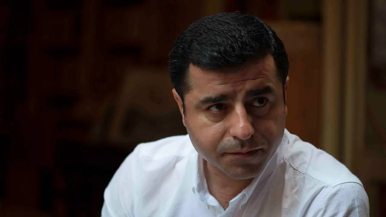 Aktif siyasete geri dönen Demirtaş’ın "az kaldı" dediği nedir, DEM dışı yeni bir yol arayışı mı, cumhurbaşkanı adayı olursa ne olur?