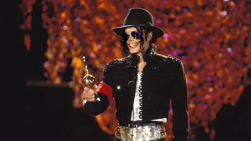 Michael Jackson rekor tazeledi: Her 10 yılda bir listeye giren tek sanatçı!