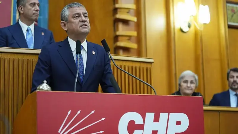 Özgür Özel, A takımını Meclis'te topladı: MYK'nın gündemi olağanüstü kurultay için yol haritası, ihraçlar ve disipline sevkler