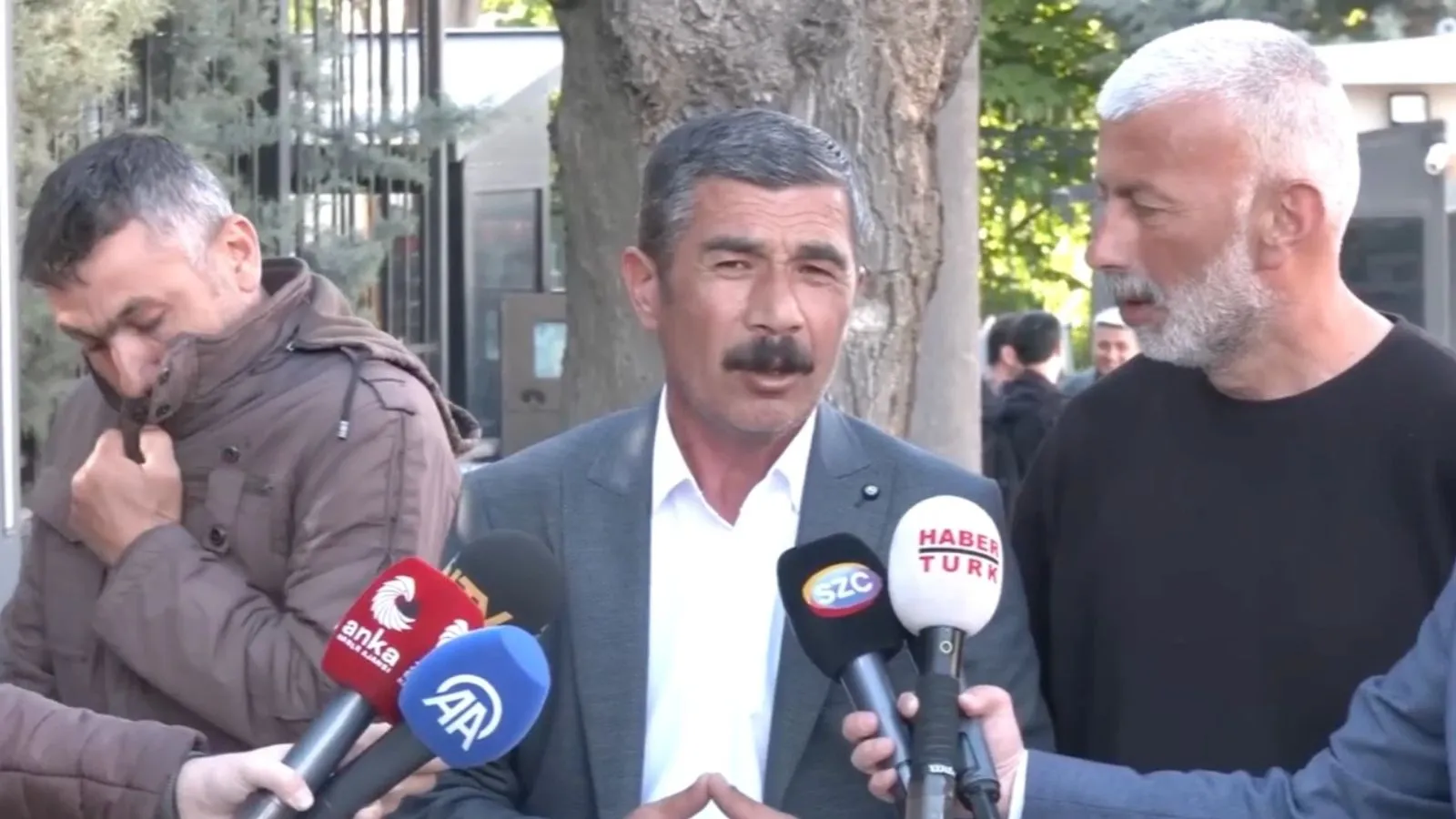 Gökay Çakır'dan maden işçilerinin Ankara yolunda engellenmesine tepki: Buradan biz gideceğiz, çünkü biz haklıyız!