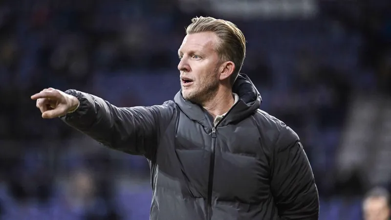 Fenerbahçe Kuyt'ın İsmail Kartal'ın yardımcısı olduğu açıklamıştı: Dordrecht kulübünden yalanlama