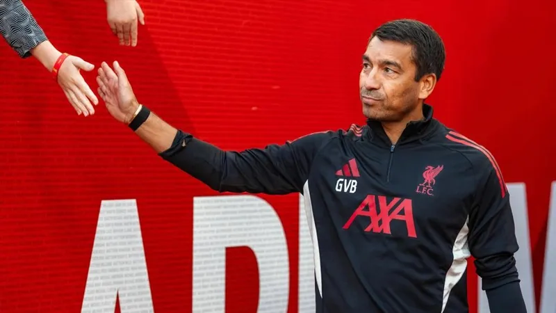 Feyenoord'un yeni teknik direktörü Giovanni van Bronckhorst oldu