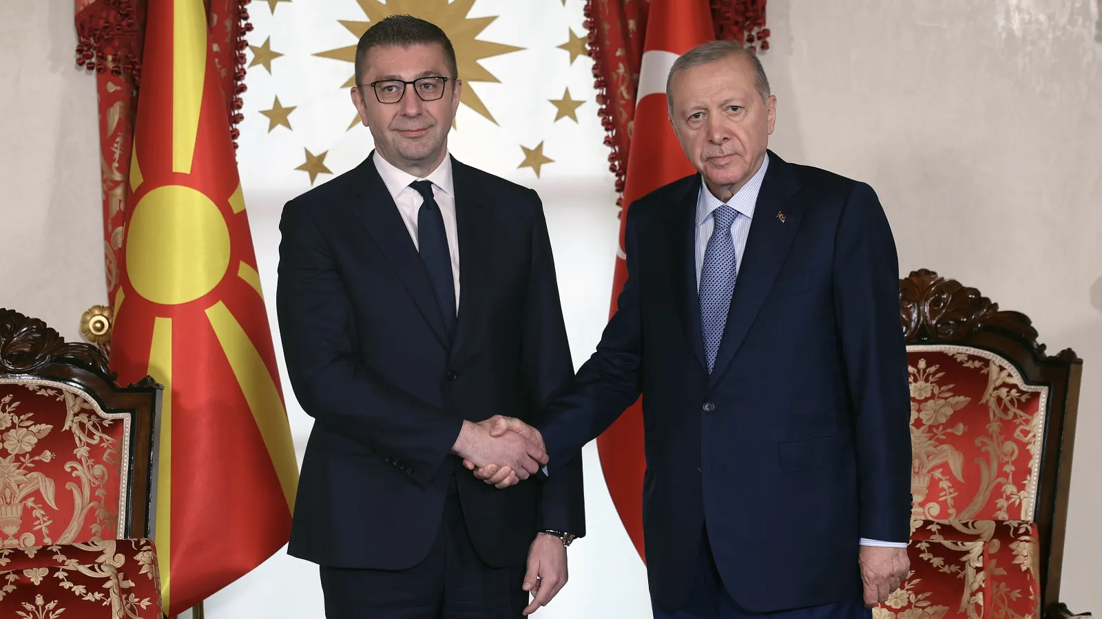 Erdoğan, Kuzey Makedonya Başbakanı Mickoski ile Dolmabahçe'de bir araya geldi