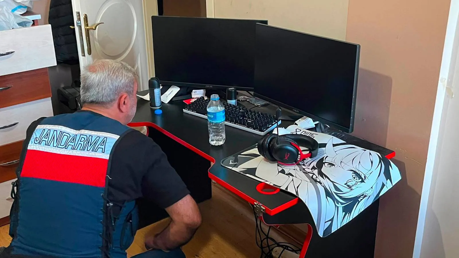 İki ilde kredi kartı şebekesine MİT koordinesinde operasyon: 3 gözaltı
