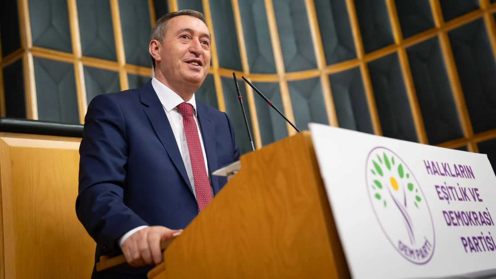 Tuncer Bakırhan'dan "çerçeve yasa" çağrısı: O bahar bu bahardır, başka yazı beklemeyeceğiz!