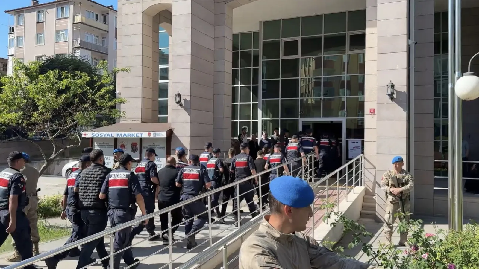24 ilde 32 organize suç örgütüne operasyon: 197 tutuklama