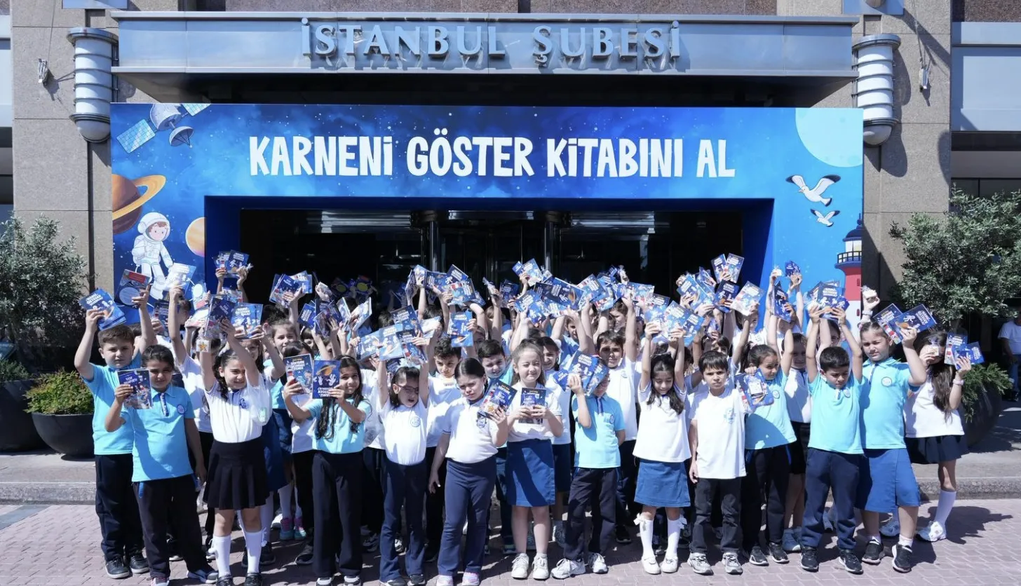 İş Bankası’nın “Karneni Göster Kitabını Al” kampanyası 19 yaşında
