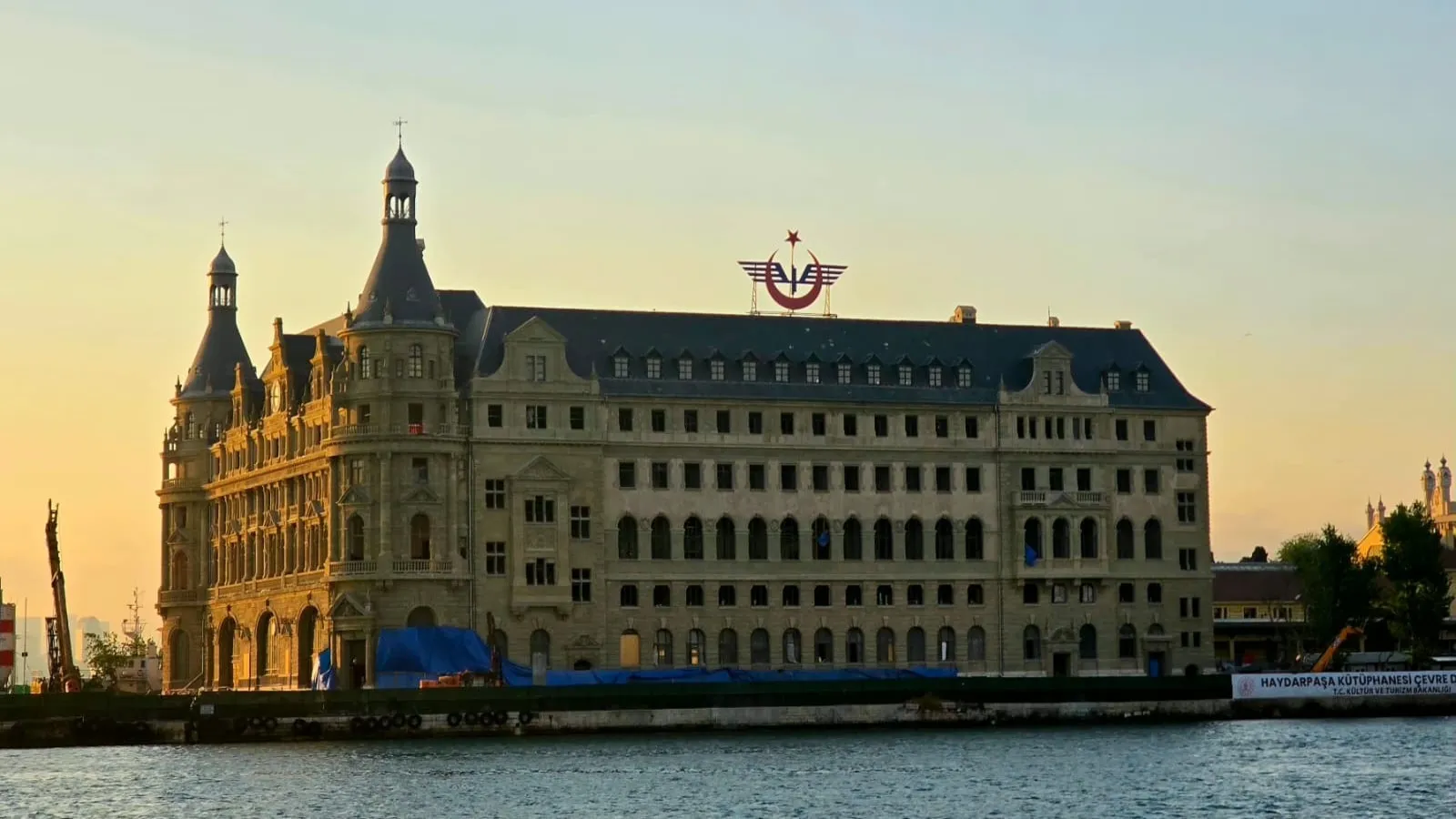 Haydarpaşa Garı'nın tarihi silüeti yeniden ortaya çıkıyor