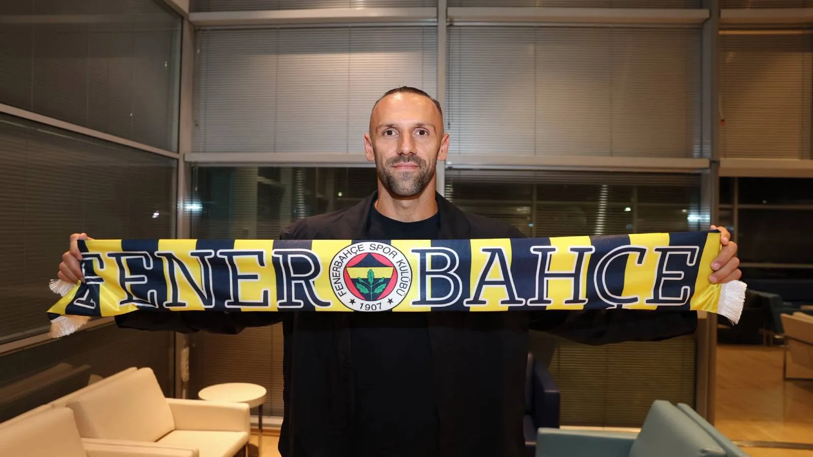 Vedat Muriqi, Fenerbahçe için İstanbul'da