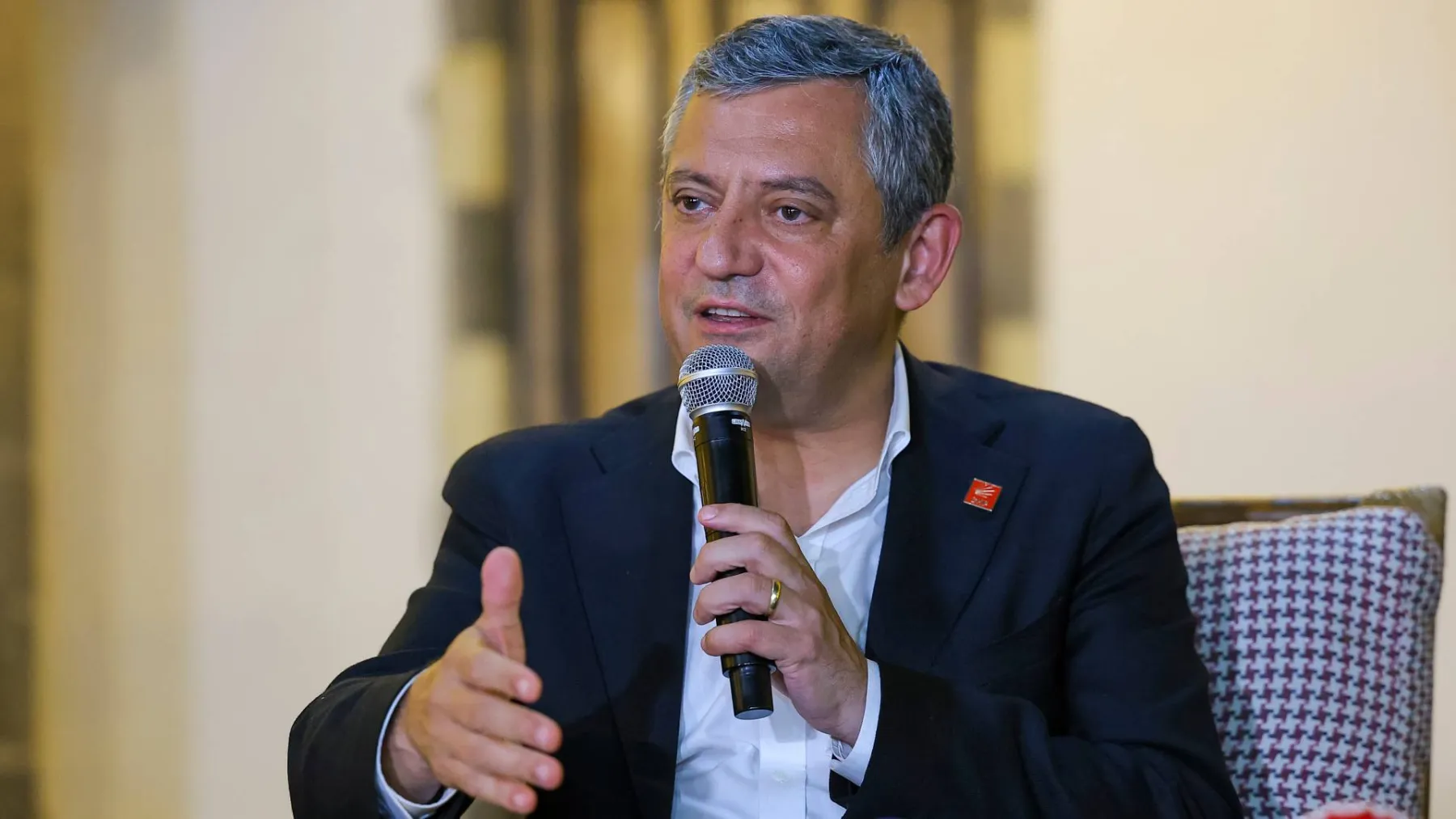 CHP kulislerinde yeni parti tartışması: Gençler ayrılığı, yaşlı üyeler CHP'de kalmayı savunuyor