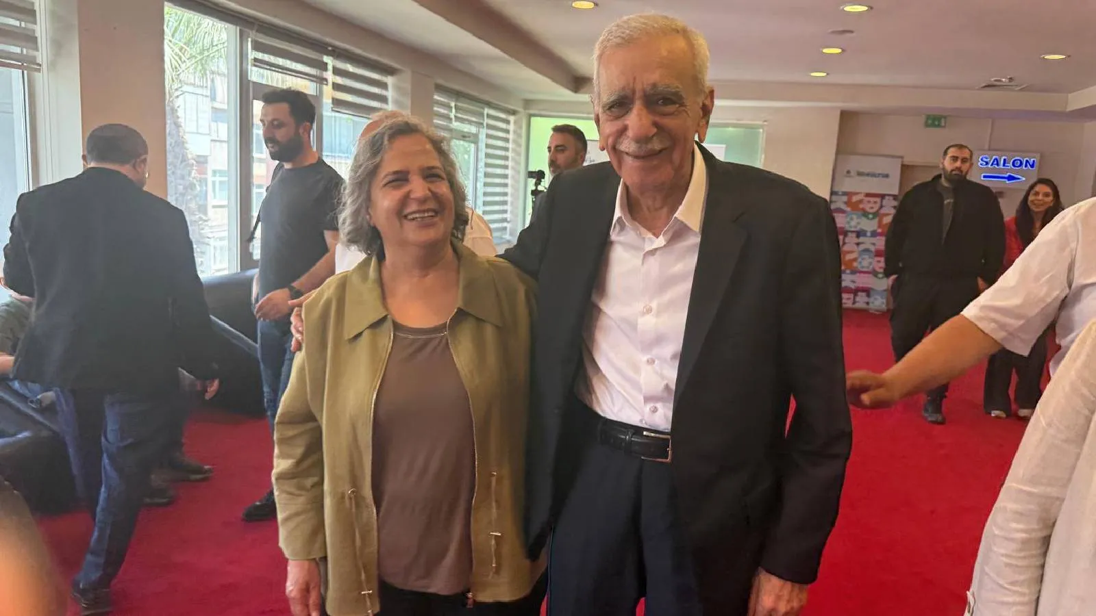 Bir fotoğrafın düşündürdükleri; Kürt sorununa ‘Beyaz Türk' kibriyle bakmak…