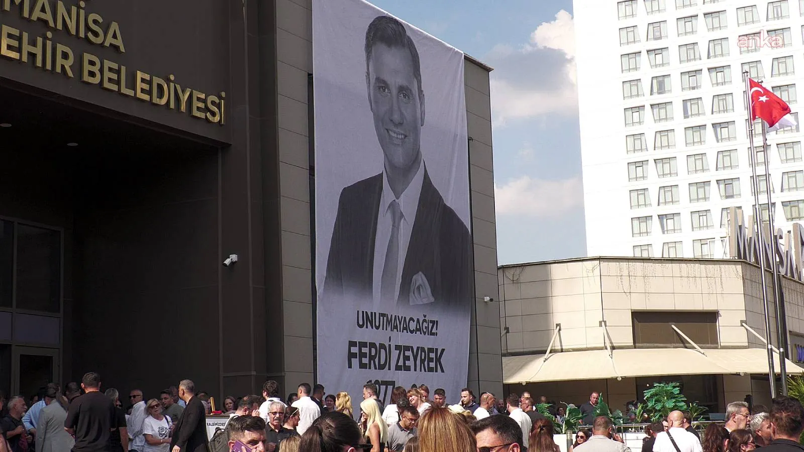 Ferdi Zeyrek vefatının birinci yılında Manisa’da anıldı; "Ki