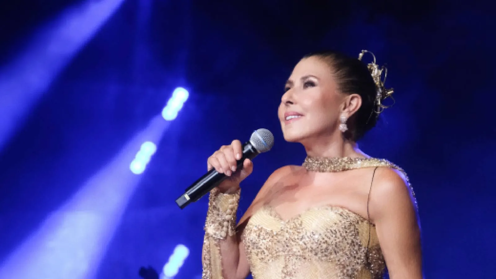 Nilüfer, “Senfonik Geceler” konser serisiyle sahneye çıkacak