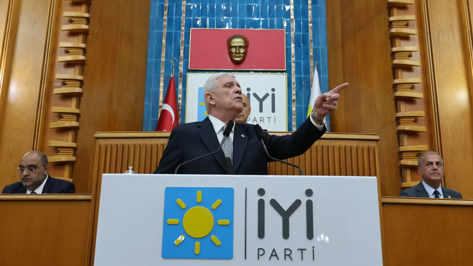 Müsavat Dervişoğlu, mahkemenin "mutlak butlan" kararına sert çıktı: Siyaseti mahkemelerin değil, sandığın belirlediği bir Türkiye istiyoruz!