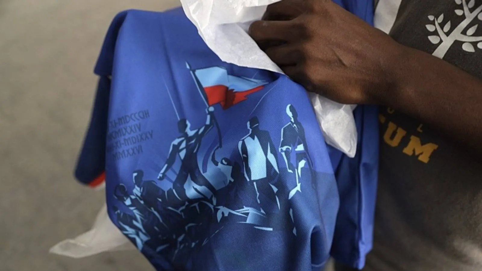 FIFA "siyasi" buldu, Haiti forma tasarımını değiştirdi