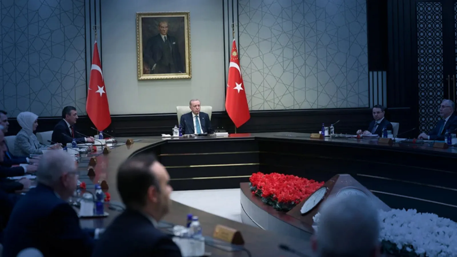 Kabine 2 haftanın ardından yeniden toplanıyor, gündemde hangi konular var?