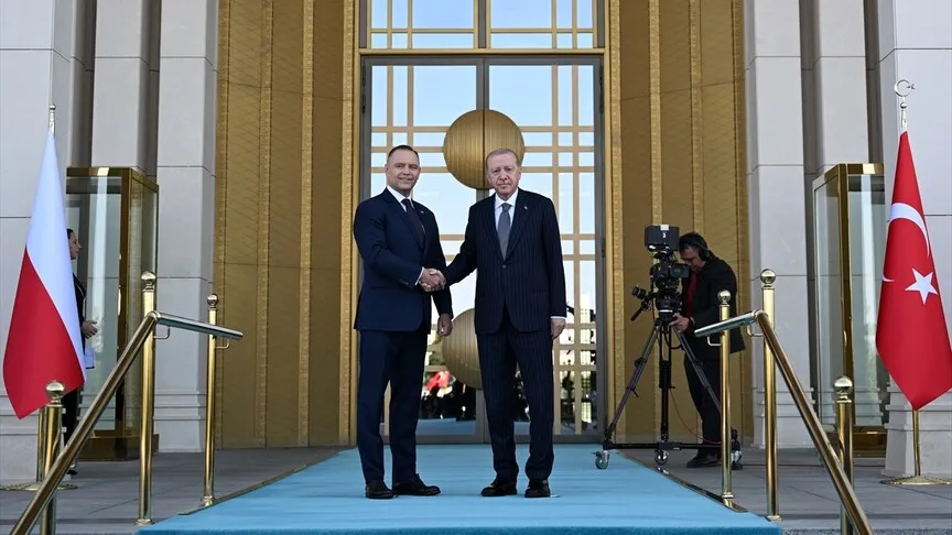 Erdoğan ile Polonya Cumhurbaşkanı Nawrocki'den ortak açıklama: Yeni ticaret hacmi hedefi 15 milyar dolar; Türkiye'nin AB sürecine destek önemli